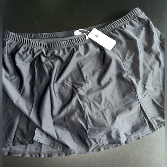 Holipick Plus Size Women’s solid black swim skirt W/ Brief Size 22W NWT - Picture 2 of 6